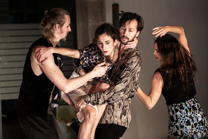 ONE BODY IS NOT ENOUGH <em>Photo: Darja Štravs Tisu</em>